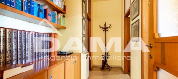 175m² Office in Forlì, Italy No. 290128 2