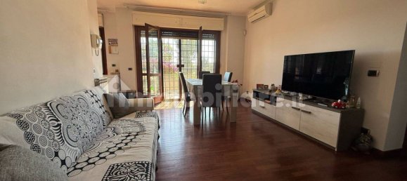 Квартира с 2 спальнями в Фьюмичино, Италия № 44139 6