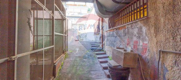 5 bedrooms Commercial property in Catania, Italy No. 77958 27