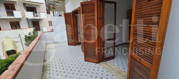 4 rooms Apartment in Scalea, Italy No. 104805 8