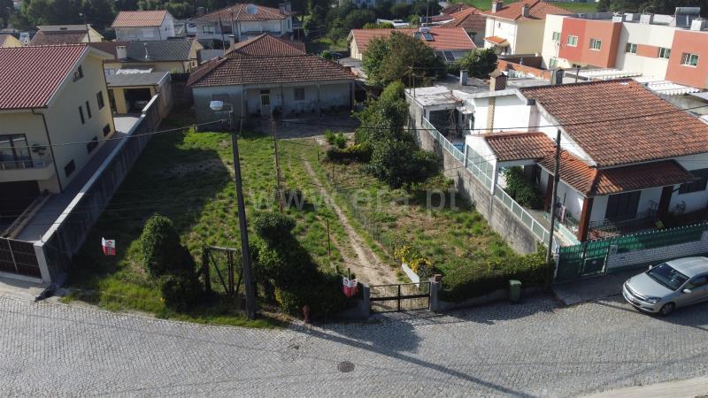 Terrain à Maia, Portugal 493m² No. 288206