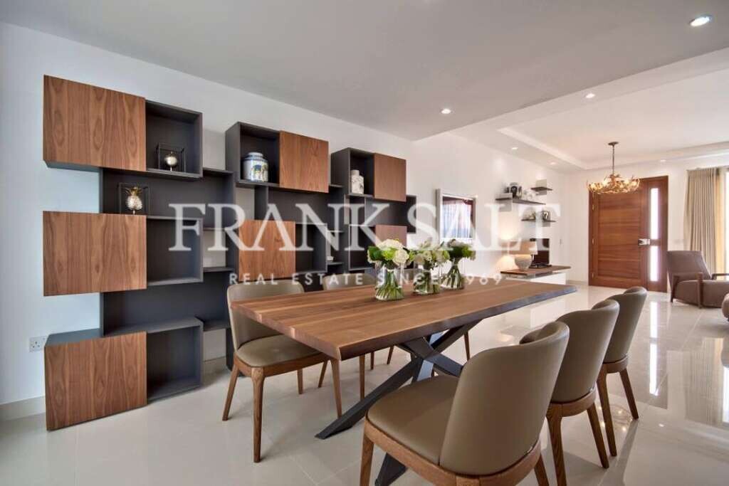 4 bedrooms Villa in Manikata, Malta No. 9103