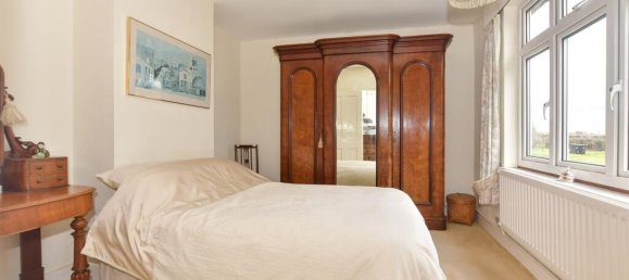 4 bedrooms Bungalow in Epping, United Kingdom No. 3963 9