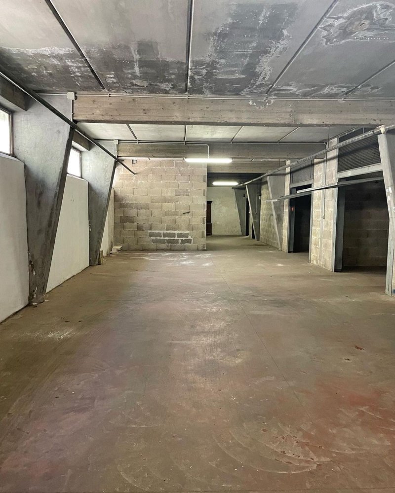 Garage à Rome, Italy No. 170216