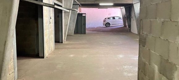 مرآب في Rome, Italy رقم 170216 2