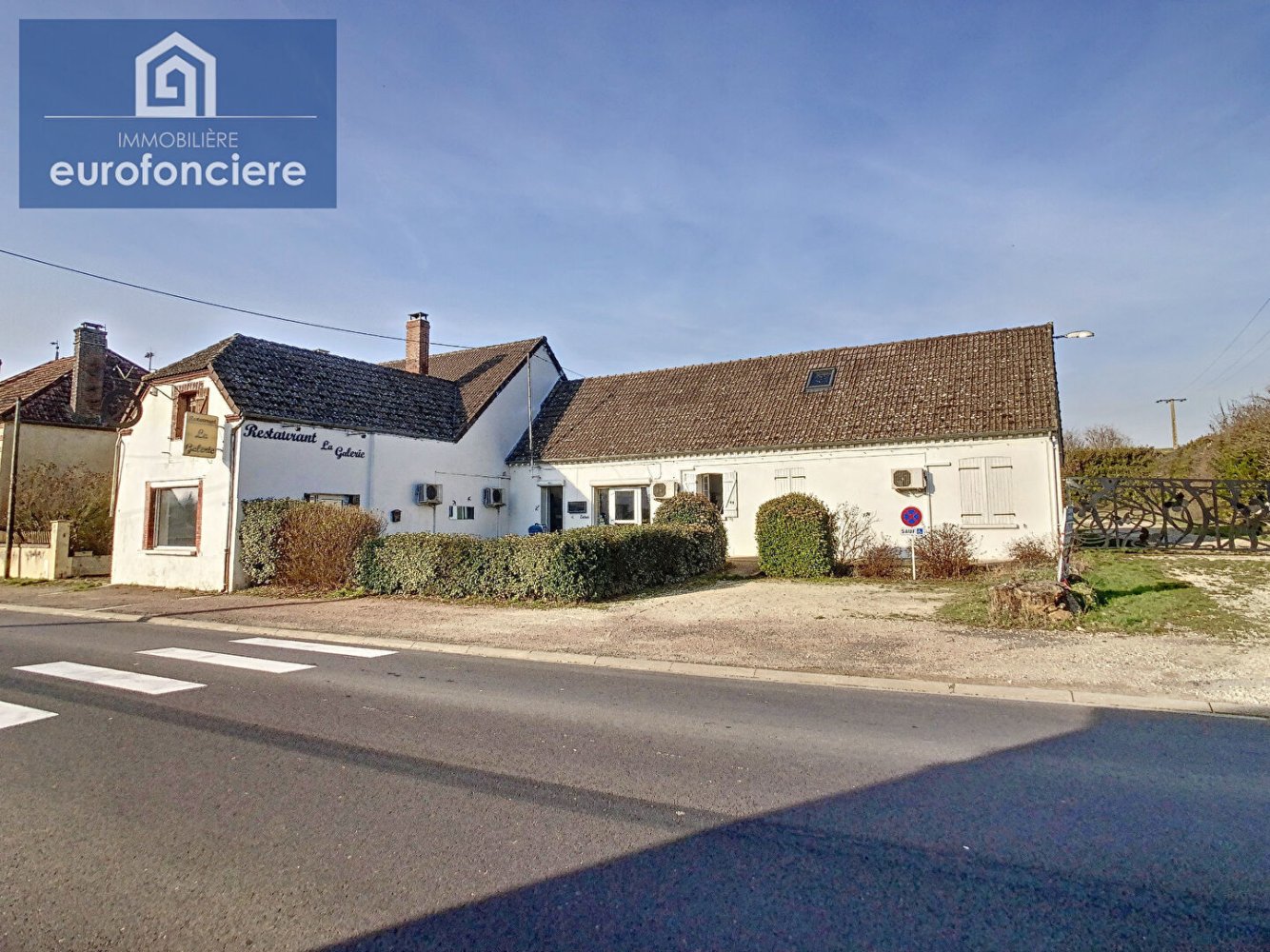 Casa de 3 dormitorios en Vulaines, France No. 40928