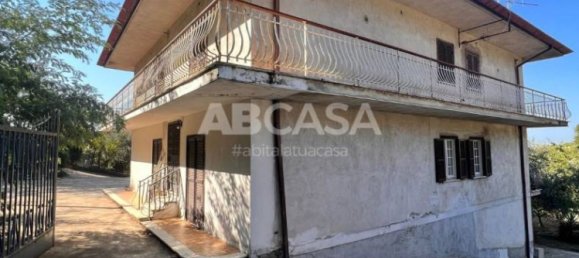 3 bedrooms Apartment in Velletri, Italy No. 66052 4
