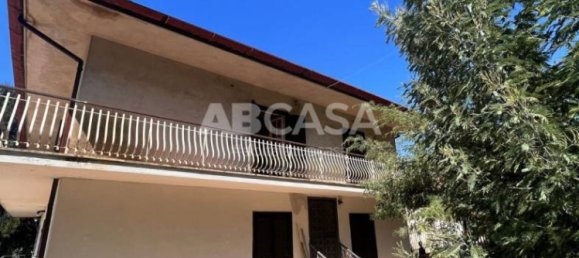 3 bedrooms Apartment in Velletri, Italy No. 66052 7