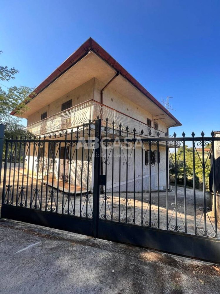 3 bedrooms Apartment in Velletri, Italy No. 66052