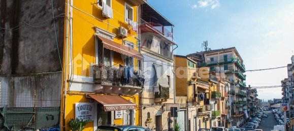 Propiedad comercial de 4 habitaciónes en Catania, Italy No. 52536 3