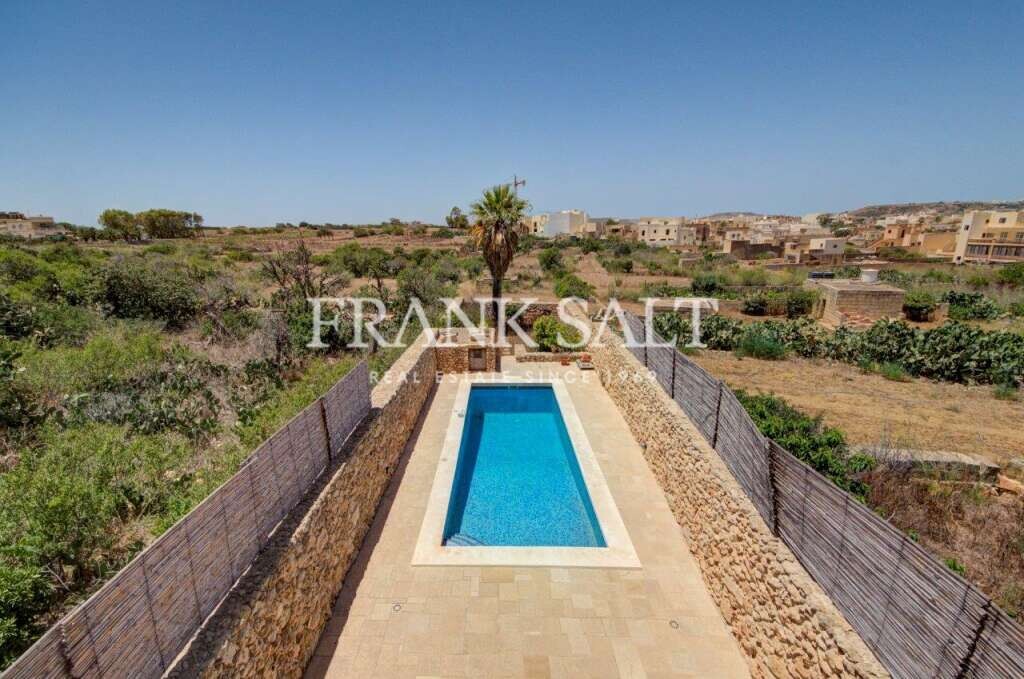 3 bedrooms Farm in Xaghra, Malta No. 1032
