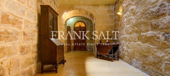 3 bedrooms Farm in Xaghra, Malta No. 1032 5