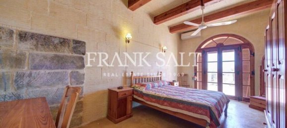 3 bedrooms Farm in Xaghra, Malta No. 1032 13