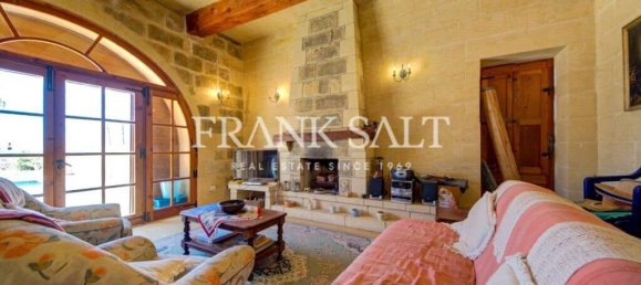 3 bedrooms Farm in Xaghra, Malta No. 1032 10