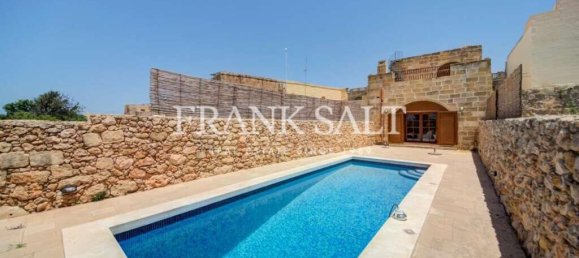 3 bedrooms Farm in Xaghra, Malta No. 1032 4