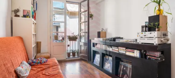 Apartamento de 2 dormitorios en Ciudad Vieja, Spain No. 165551 3