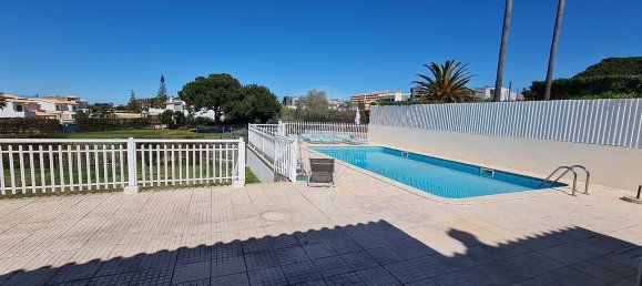 Casa de 4 dormitorios en Guia, Portugal No. 22509 2