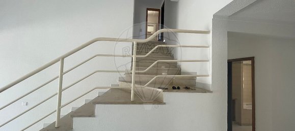 Casa de 4 dormitorios en Guia, Portugal No. 22509 11