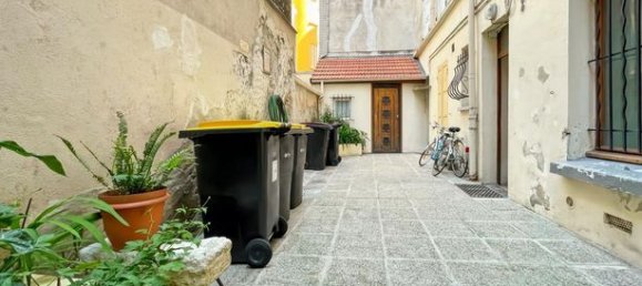 Studio in Pantin, France No. 311340 6