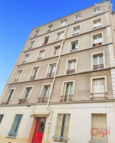 Studio in Pantin, France No. 311340