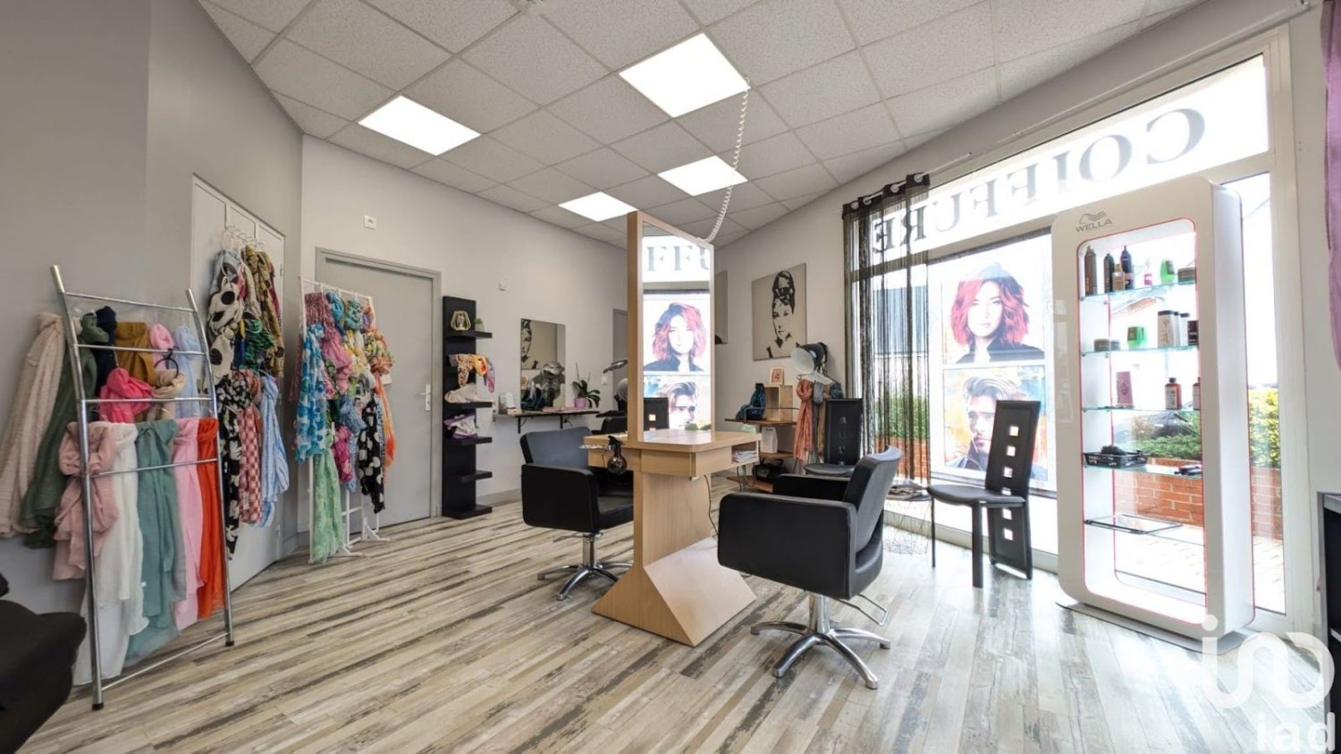 Gewerbliche Immobilie in Saint-Laurent-en-Gatines, France 50m², Nr. 234814