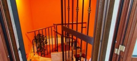 Дом с 7 комнатами в Соларино, Италия № 103789 2