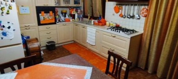 Дом с 7 комнатами в Соларино, Италия № 103789 4