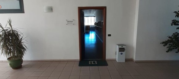 Gewerbliche Immobilie in Marcianise, Italy 80m², Nr. 255391 4