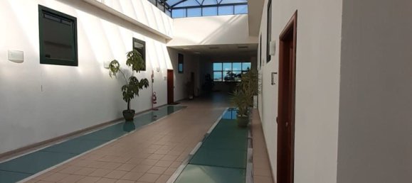 Gewerbliche Immobilie in Marcianise, Italy 80m², Nr. 255391 3