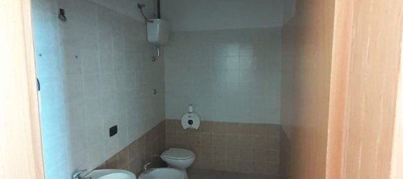 Gewerbliche Immobilie in Marcianise, Italy 80m², Nr. 255391 2