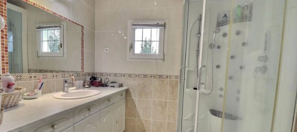 2 bedrooms House in Meru, France No. 67955 4