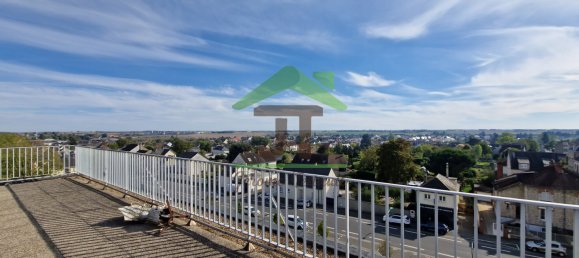 3 bedrooms Apartment in Chateaudun, France No. 57266 4