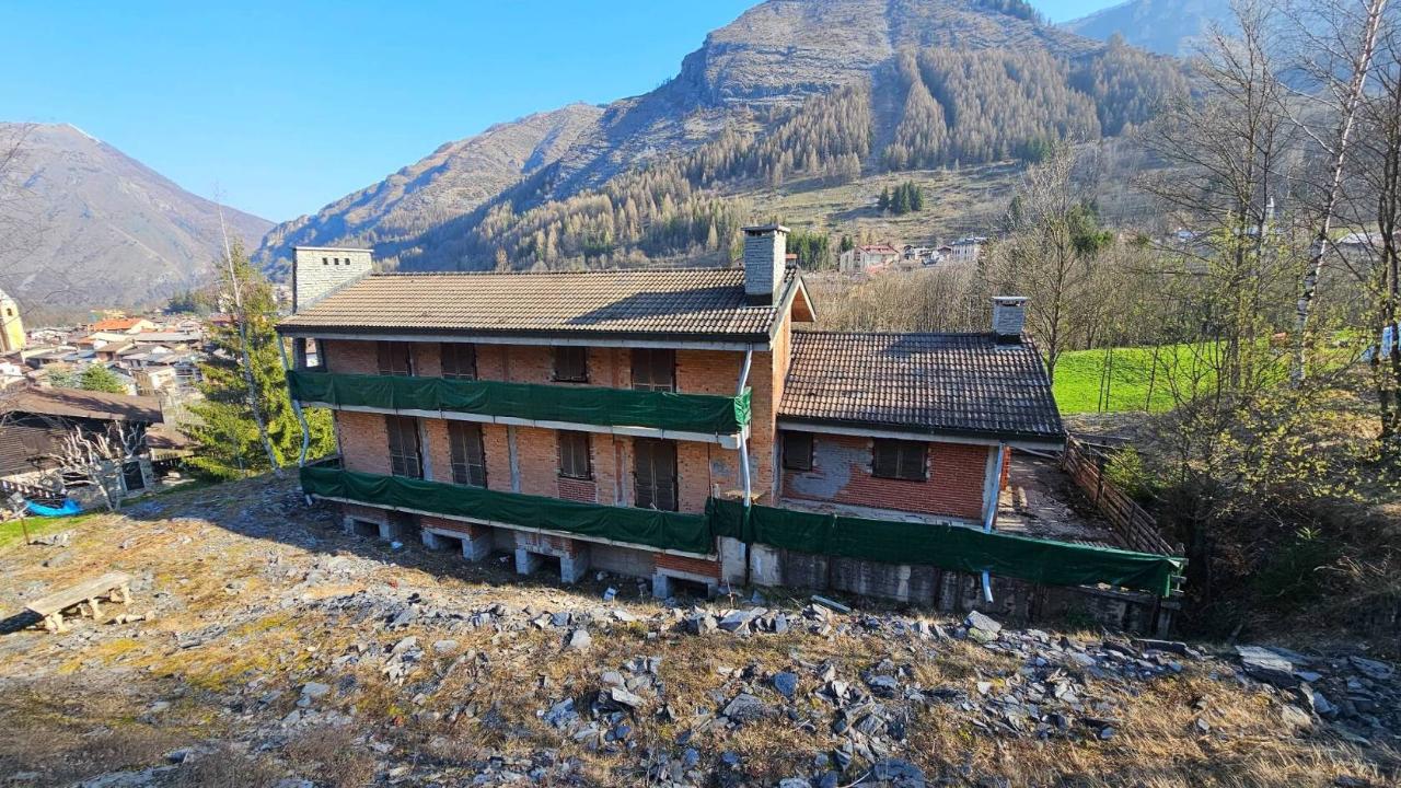 Villa de 5 habitaciónes en Entracque, Italy No. 41391