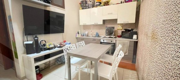 Apartamento de 2 habitaciónes en Bari, Italy No. 29807 2