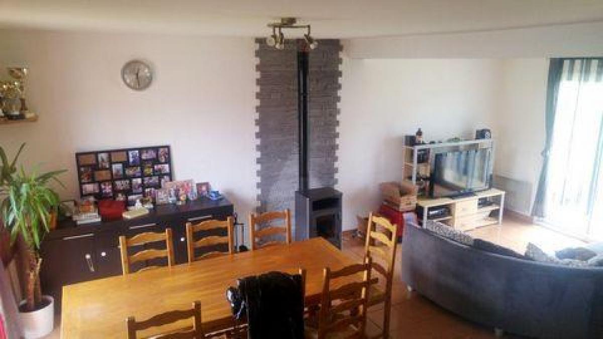 Casa de 4 dormitorios en Baud, France No. 4675