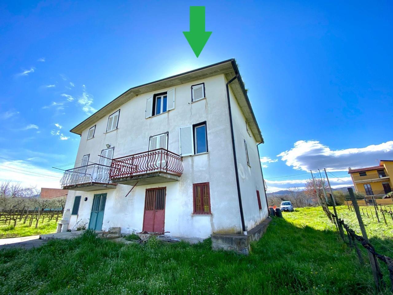 3غرفة منزل في Taurasi, Italy رقم 151076