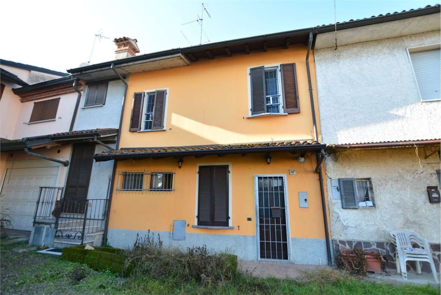 2 rooms House in Miradolo Terme, Italy No. 11212