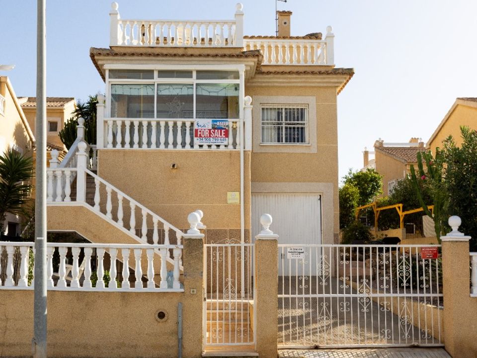 3 bedrooms Villa in Torrevieja, Spain No. 176488