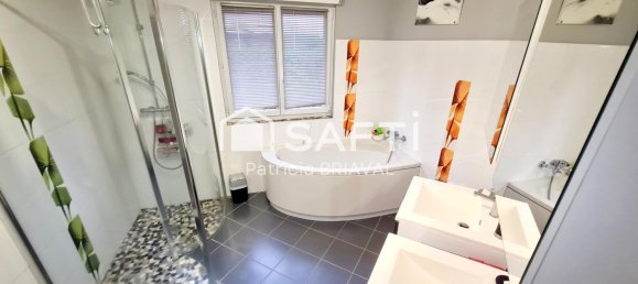 3 bedrooms House in Acq, France No. 42508 10