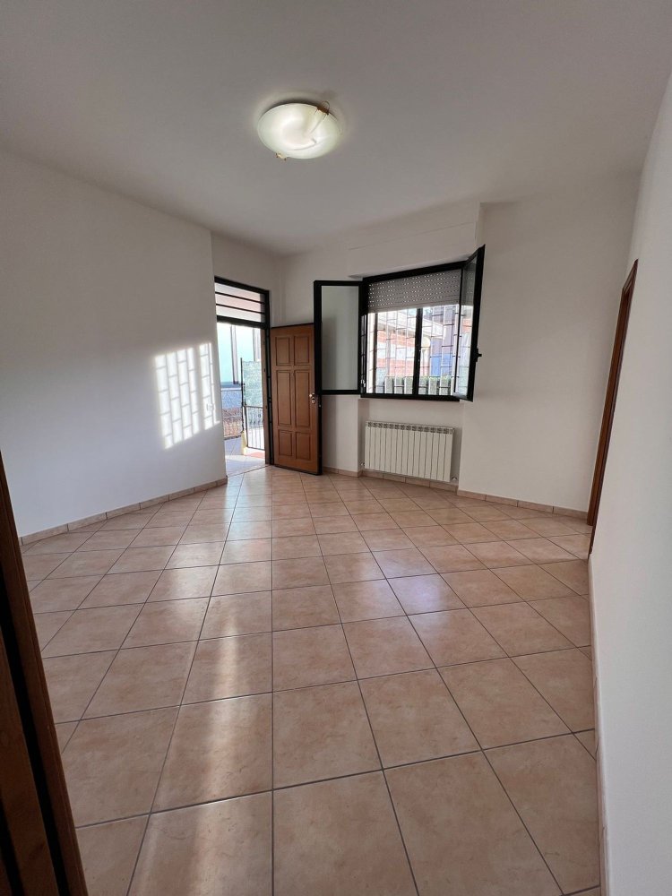 Квартира с 4 комнатами в Латерина Перджине Вальдарно, Италия № 89080