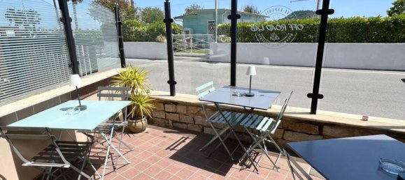 200m² Commercial property in Bacoli, Italy No. 338074 2