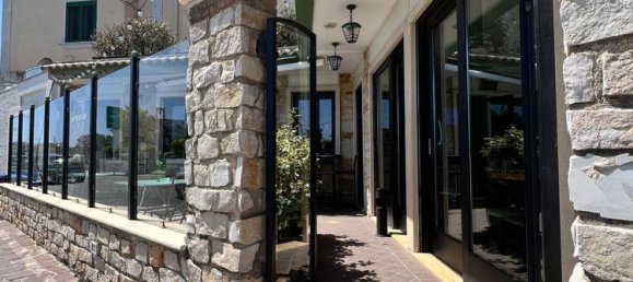 200m² Commercial property in Bacoli, Italy No. 338074 6