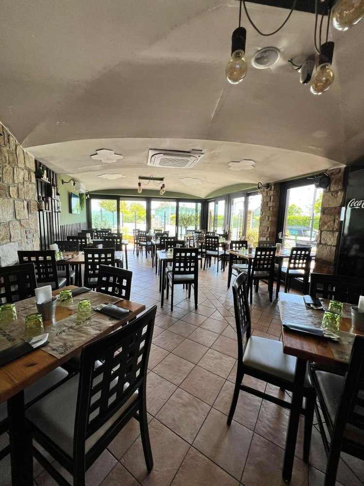 200m² Commercial property in Bacoli, Italy No. 338074