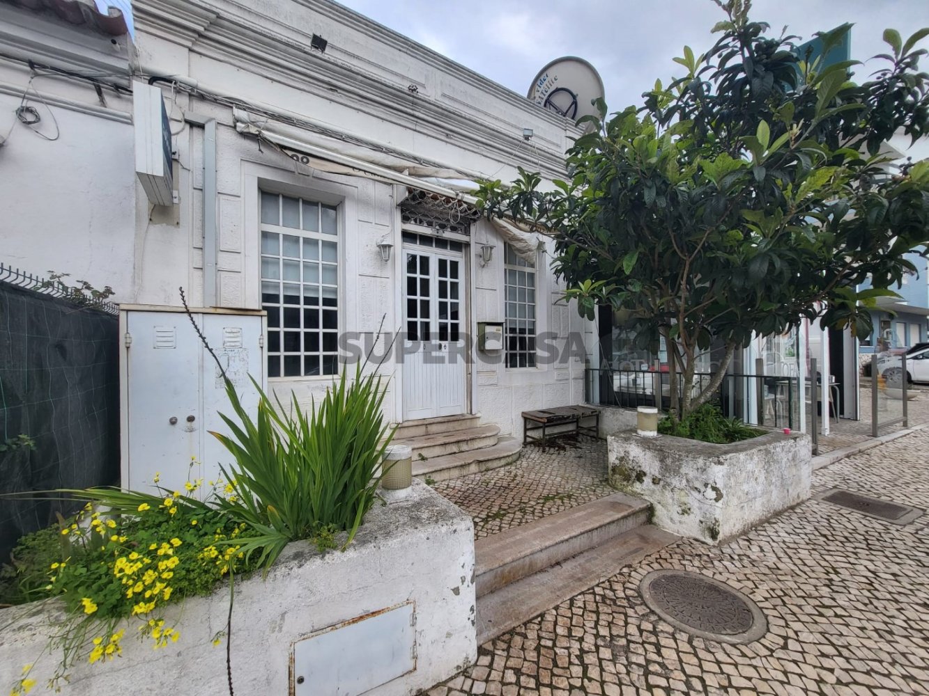 65m² Commercial property in Sesimbra, Portugal No. 160898