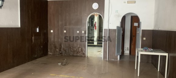 65m² Commercial property in Sesimbra, Portugal No. 160898 2