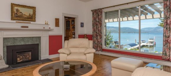 6 bedrooms House in British Columbia, Canada No. 1296 10