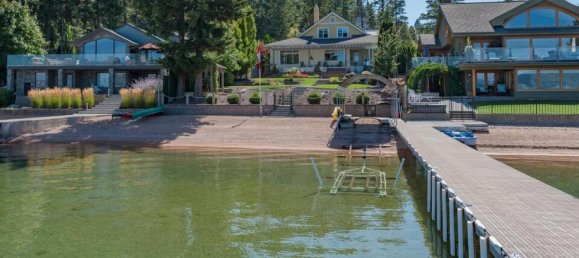 6 bedrooms House in British Columbia, Canada No. 1296 2