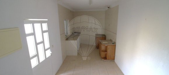 2 bedrooms House in Vila Real, Portugal No. 22994 9