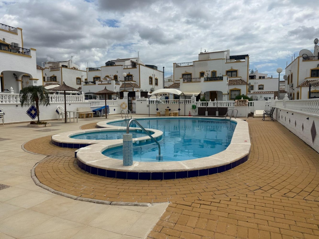 Moradia em banda T3 em Los Montesinos, Spain N.º 181571