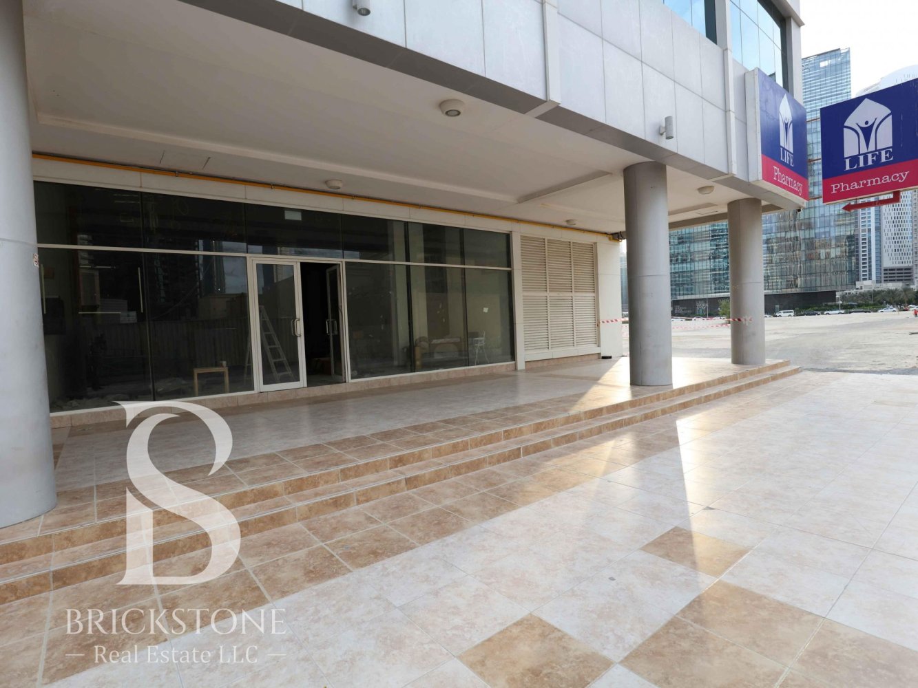 Tienda en Business Bay, UAE 445.4 m² No. 15156